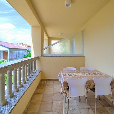 Apartmani Dal Malinska Kültér fotó