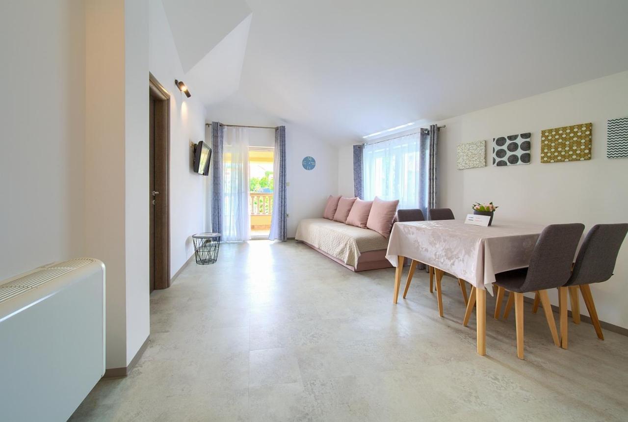 Apartmani Dal Malinska Kültér fotó