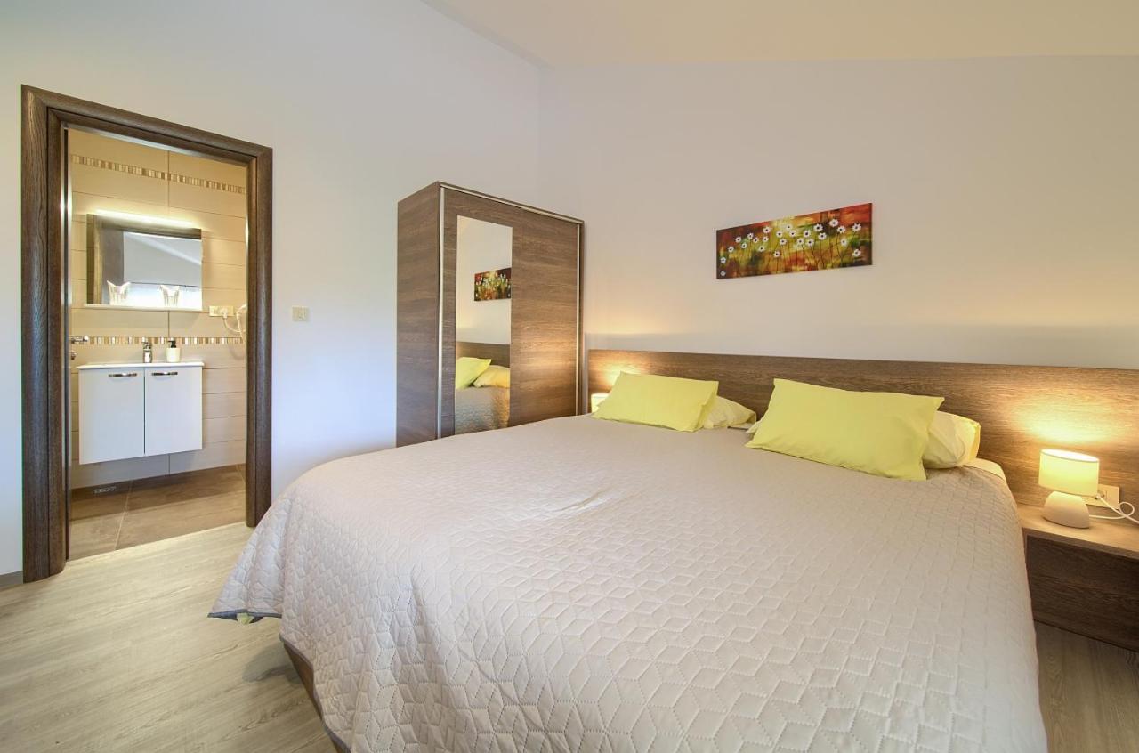 Apartmani Dal Malinska Kültér fotó