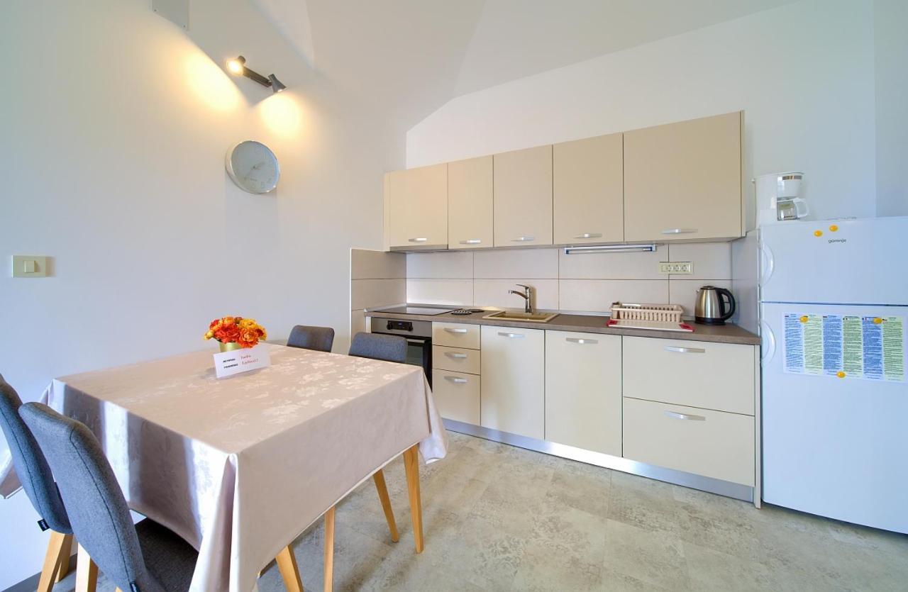 Apartmani Dal Malinska Kültér fotó