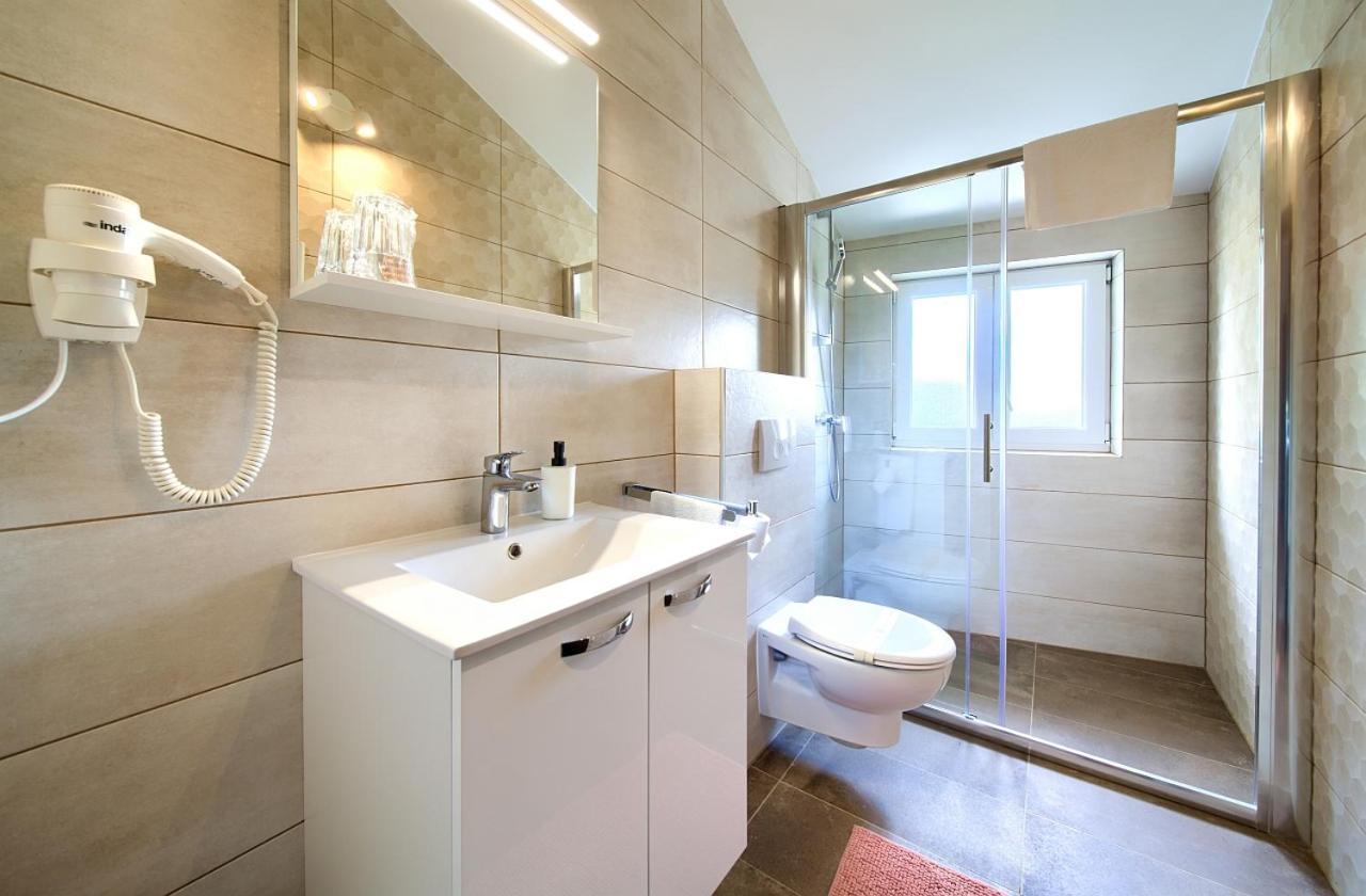 Apartmani Dal Malinska Kültér fotó