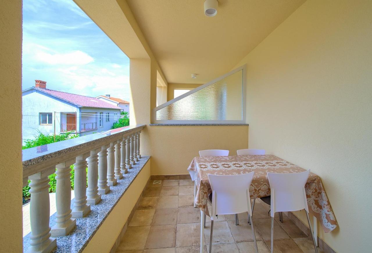 Apartmani Dal Malinska Kültér fotó