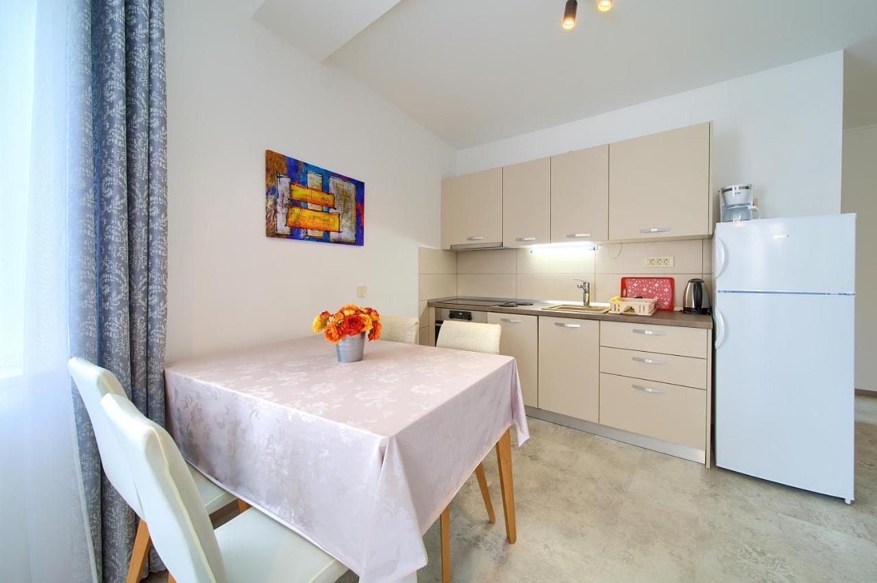 Apartmani Dal Malinska Kültér fotó