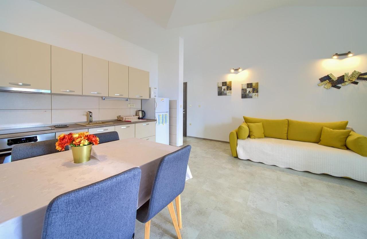 Apartmani Dal Malinska Kültér fotó