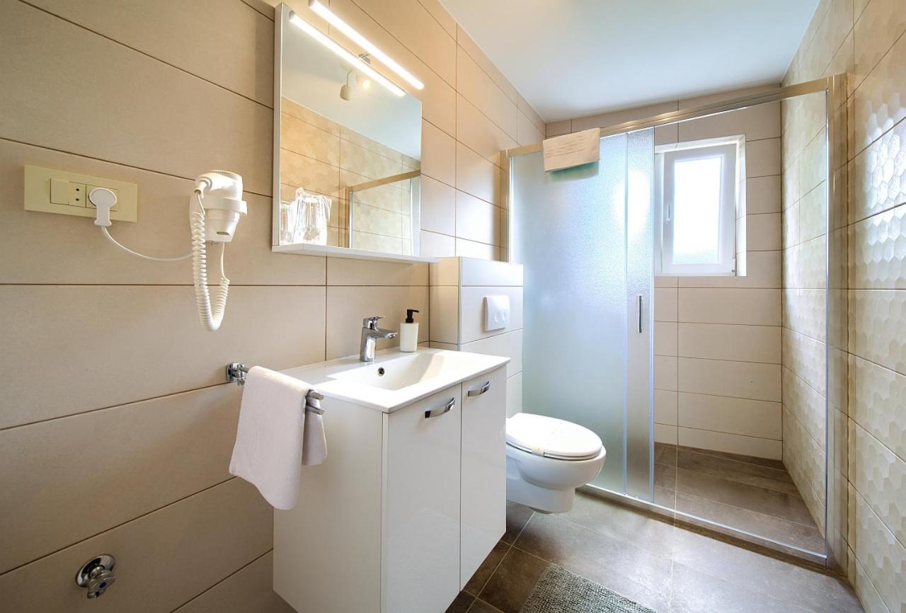 Apartmani Dal Malinska Kültér fotó