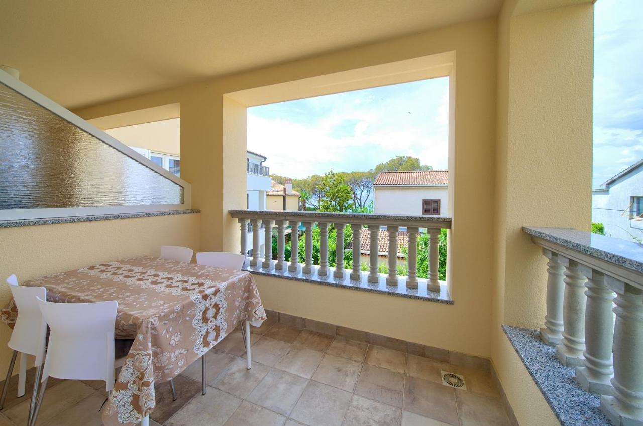 Apartmani Dal Malinska Kültér fotó