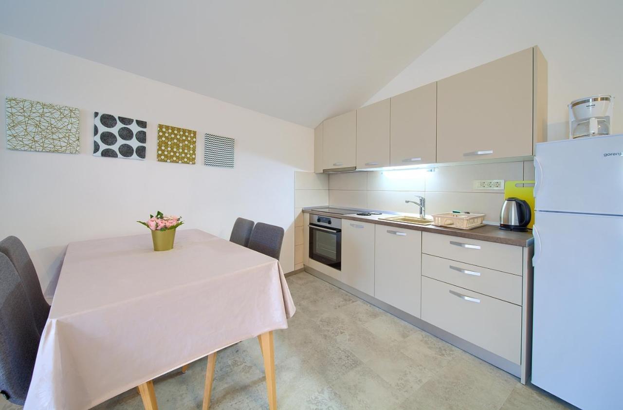 Apartmani Dal Malinska Kültér fotó